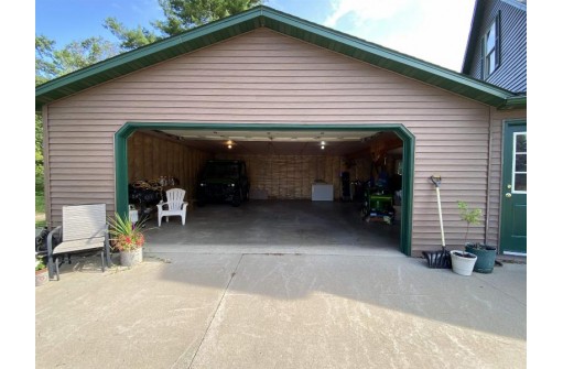 E9704 Pleasant Valley Road, Baraboo, WI 53913