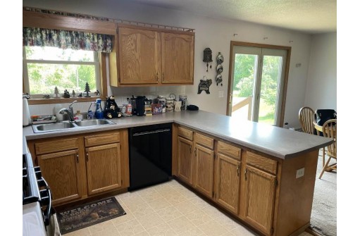 E9704 Pleasant Valley Road, Baraboo, WI 53913