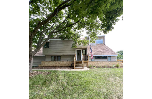 1014 S 6th Street, Prairie Du Chien, WI 53821