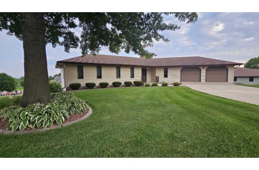 445 Arbor Oaks Lane, Lancaster, WI 53813