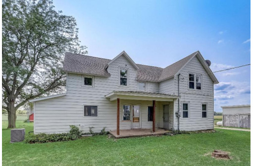 17 E Medina Road, Marshall, WI 53559