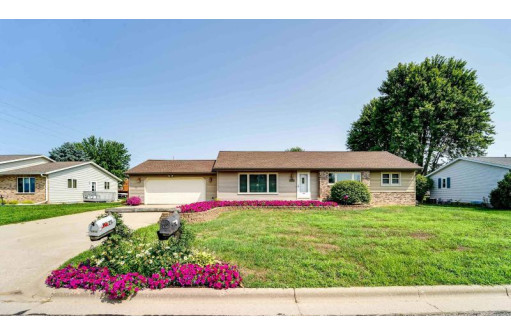 1602 Locust Lane, Prairie Du Sac, WI 53578