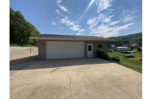 941 Ithaca Road, Richland Center, WI 53581