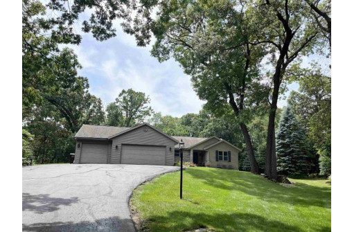 2015 W Glenmoor Lane, Janesville, WI 53545