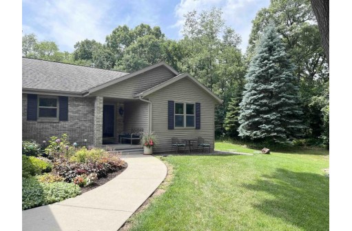 2015 W Glenmoor Lane, Janesville, WI 53545