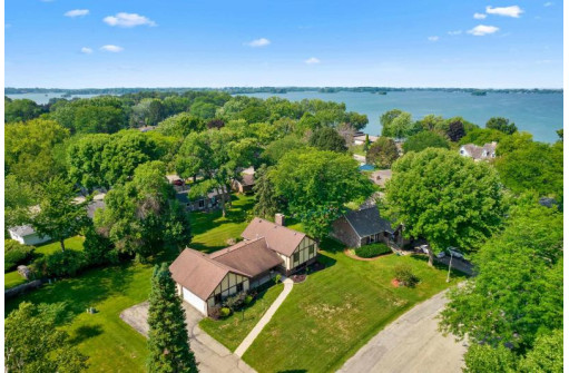 108 Lake Shore Terrace, Beaver Dam, WI 53916