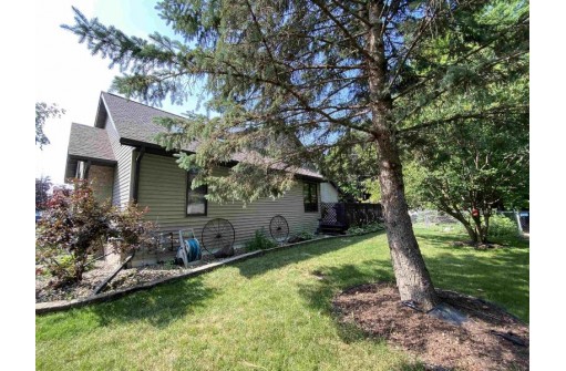 406 Trailside Drive, DeForest, WI 53532