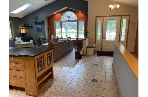 406 Trailside Drive, DeForest, WI 53532