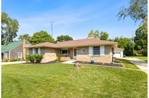 445 E Dodge Street, Jefferson, WI 53549