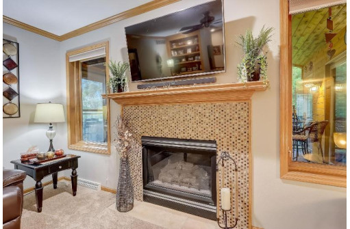 906 N Fairbrook Drive, Waunakee, WI 53597