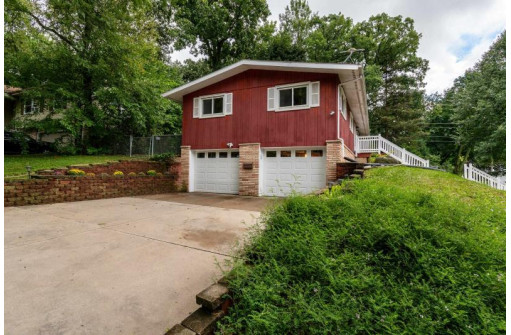 1401 Angel Crest Way, Madison, WI 53716