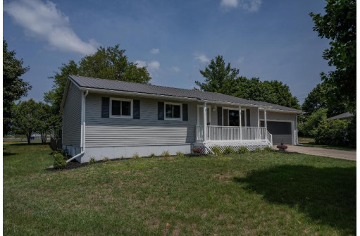 1610 Canterbury Court, Reedsburg, WI 53959