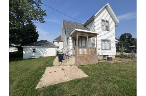 1415 W Court Street, Janesville, WI 53548