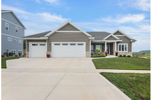 1418 Ridgetrail Drive, Cross Plains, WI 53528