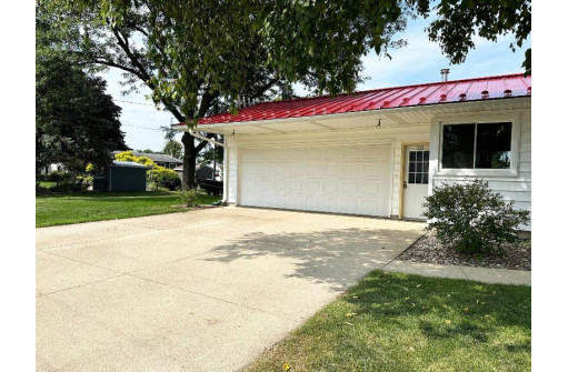 521 2nd Street, Randolph, WI 53956