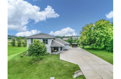 4860 Highwood Circle, Middleton, WI 53562