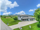 4860 Highwood Circle, Middleton, WI 53562