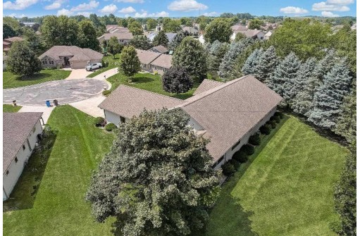 667 Corta Court, Arlington, WI 53911