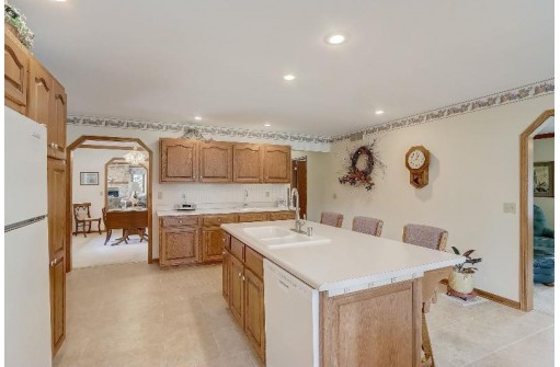 667 Corta Court, Arlington, WI 53911