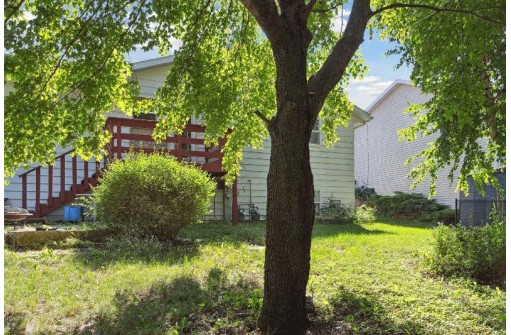 1003 N Wuthering Hills Drive, Janesville, WI 53546