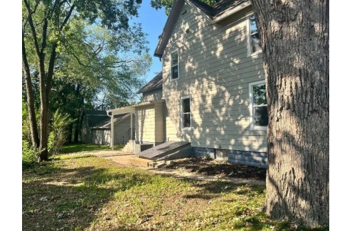 704 8th Street, Baraboo, WI 53913