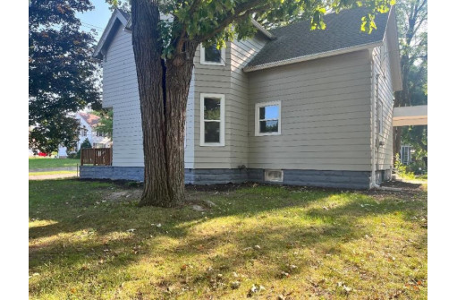 704 8th Street, Baraboo, WI 53913