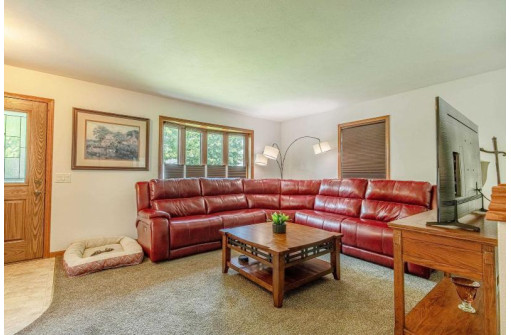 1 Dinauer Court, Madison, WI 53716-1969