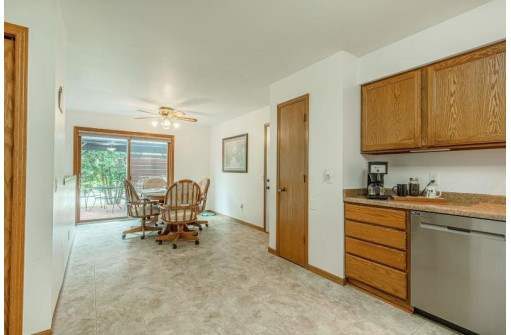 1 Dinauer Court, Madison, WI 53716-1969