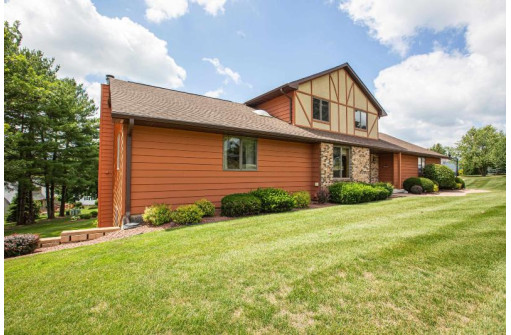 604 Carleton Drive, Lancaster, WI 53813