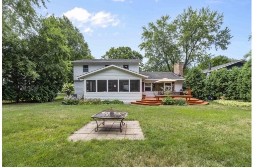 5218 Greenbriar Lane, Madison, WI 53714