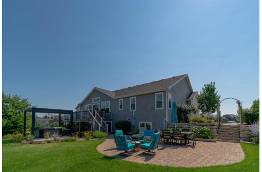 7600 Bell Vine Court, Verona, WI 53593