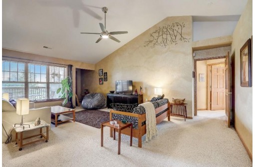 571 Grandview Court UNIT C, Pewaukee, WI 53072-3003