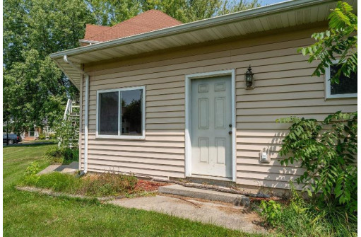 527 Clark Street, Reedsburg, WI 53959