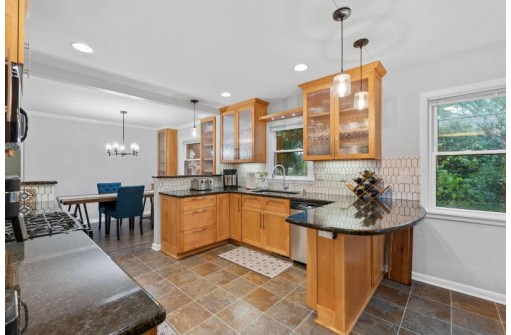 7426 Wellauer Drive, Wauwatosa, WI 53213