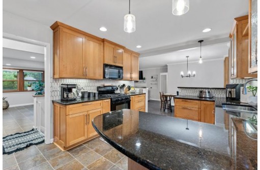 7426 Wellauer Drive, Wauwatosa, WI 53213