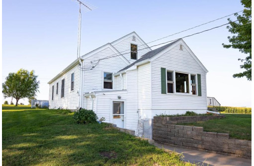 1693 County Road Z, Cuba City, WI 53807