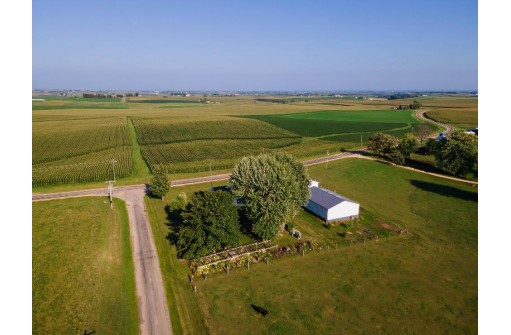 1693 County Road Z, Cuba City, WI 53807