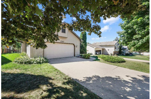 1747 Cornwall Circle, Sun Prairie, WI 53590