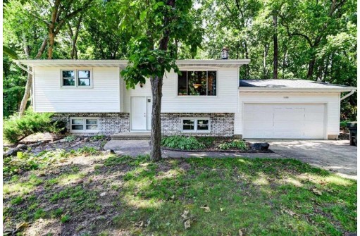 1628 Woodsend Court, Sun Prairie, WI 53590