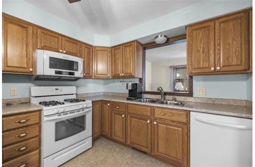 2417 Stuart Court, Madison, WI 53704