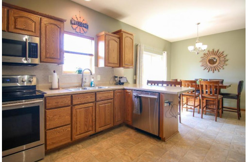 4404 Singel Way, DeForest, WI 53532