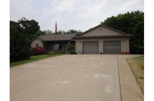 2364 Hidden Lane, Platteville, WI 53818