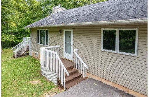 S1157 Mohawk Court, La Valle, WI 53941