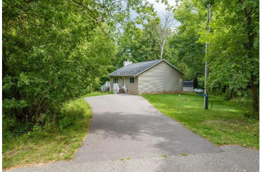 S1157 Mohawk Court, La Valle, WI 53941