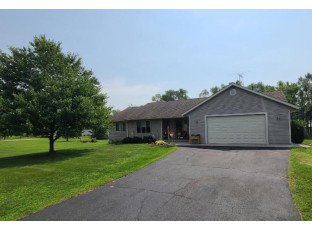 W7371 Kristen Drive Pardeeville, WI 53954