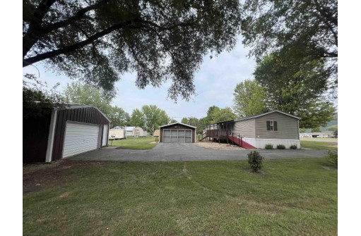 33289 County Road K, Prairie Du Chien, WI 53821