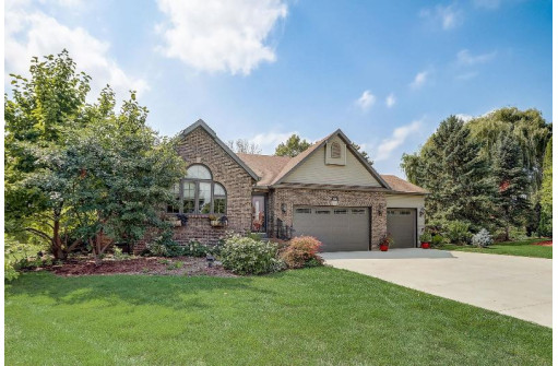 1950 Wallinford Circle, Sun Prairie, WI 53590