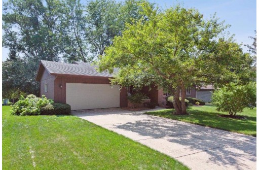 2711 Harvard Drive, Janesville, WI 53548