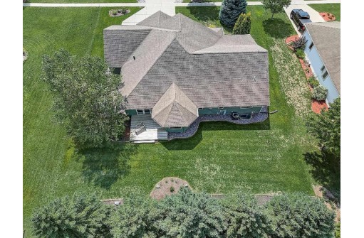 2110 Fullerton Drive, Prairie Du Sac, WI 53578