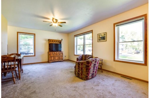 248 W Lake Avenue, Wisconsin Dells, WI 53965